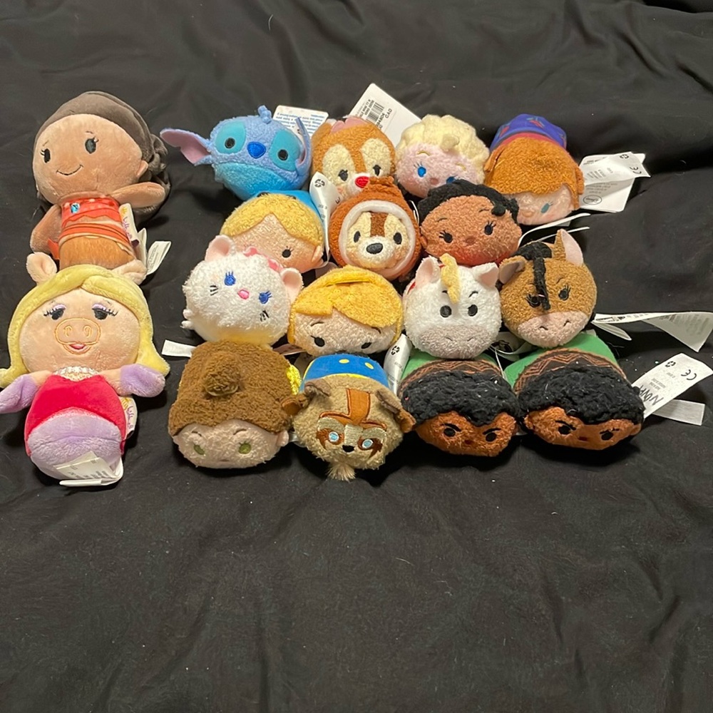 Disney Tsum Tsums and 2 Disney hallmark dolls.